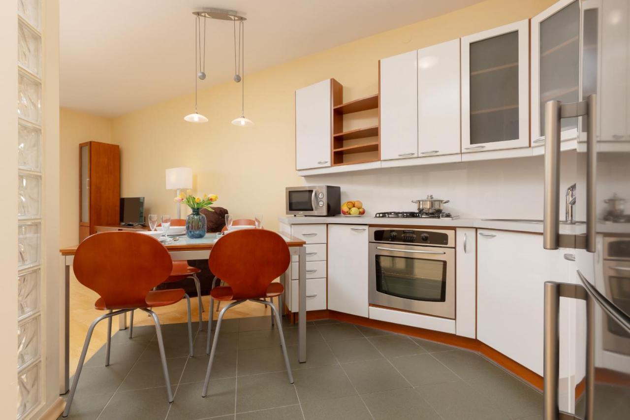 Spacious & Quiet 1 Bedroom Apartment In Pruszkow By Noclegi Renters Exteriör bild