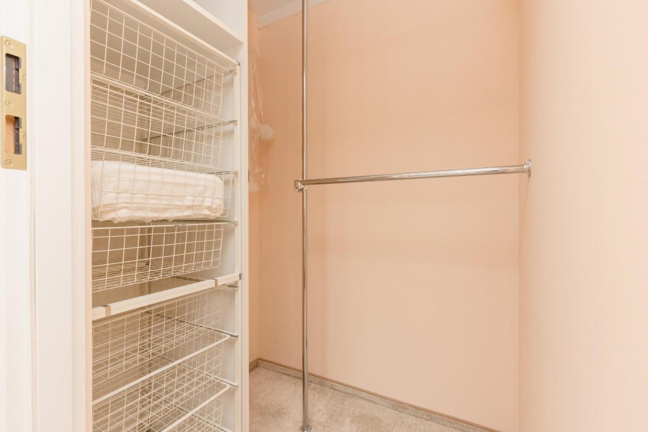 Spacious & Quiet 1 Bedroom Apartment In Pruszkow By Noclegi Renters Exteriör bild